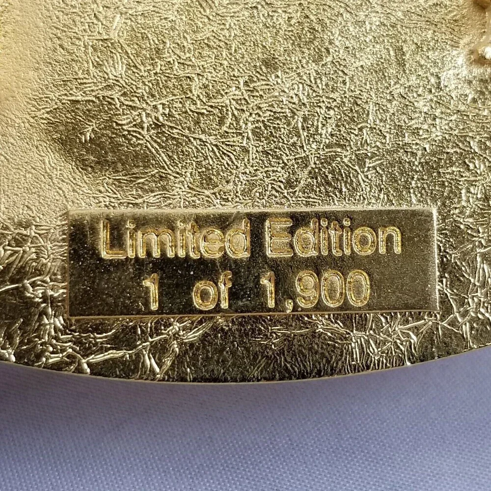 John Deere Engine Parts Sales Master 1995‎ Belt Buckle Gold Tone Tractor